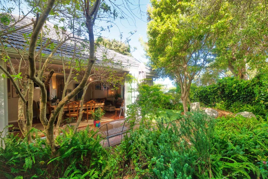 6 Bedroom Property for Sale in Northcliff Western Cape